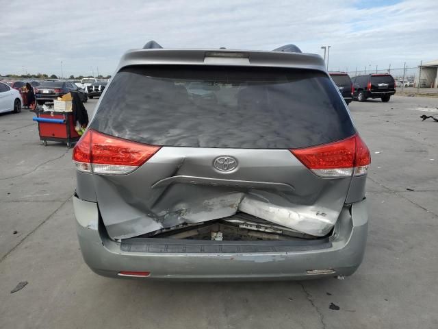 2014 Toyota Sienna LE