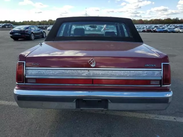 1989 Lincoln Town Car Signature