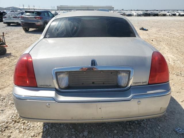 2005 Lincoln Town Car Signature