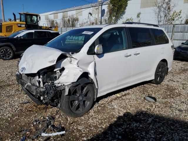 2017 Toyota Sienna SE