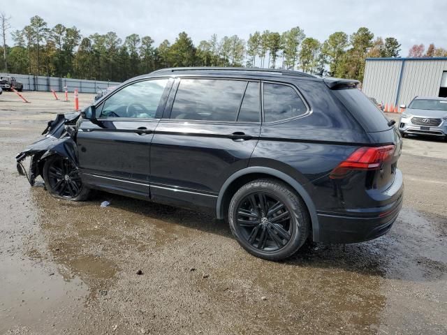 2022 Volkswagen Tiguan SE R-LINE Black