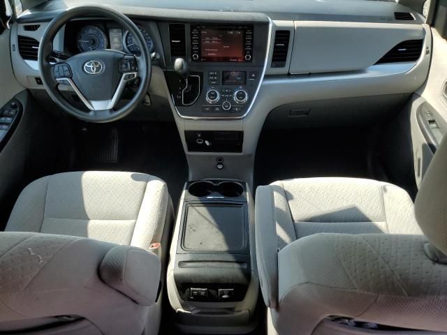 2019 Toyota Sienna LE