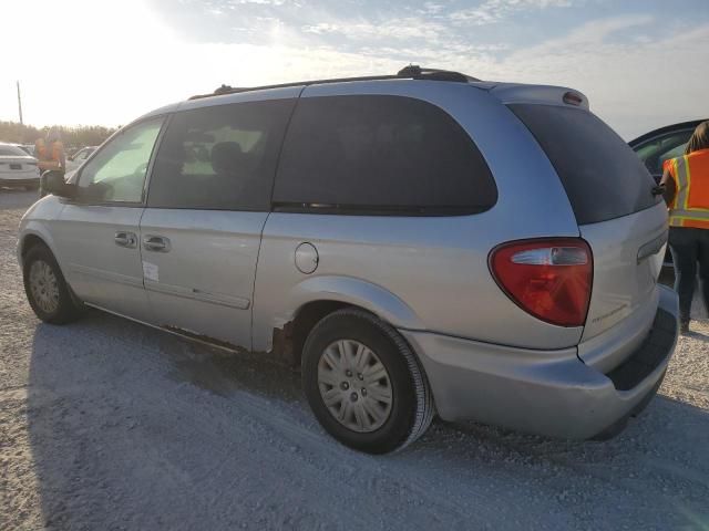 2005 Chrysler Town & Country LX