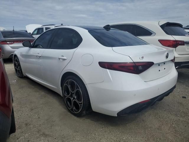 2022 Alfa Romeo Giulia Super