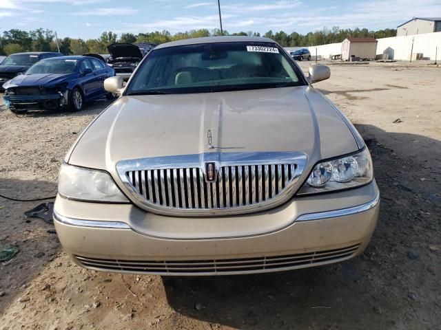 2010 Lincoln Town Car Signature Limited