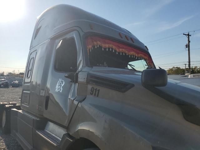 2019 Freightliner Cascadia 126