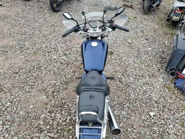 2003 Suzuki GZ250