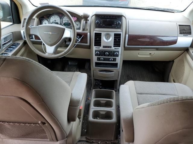 2010 Chrysler Town & Country Touring