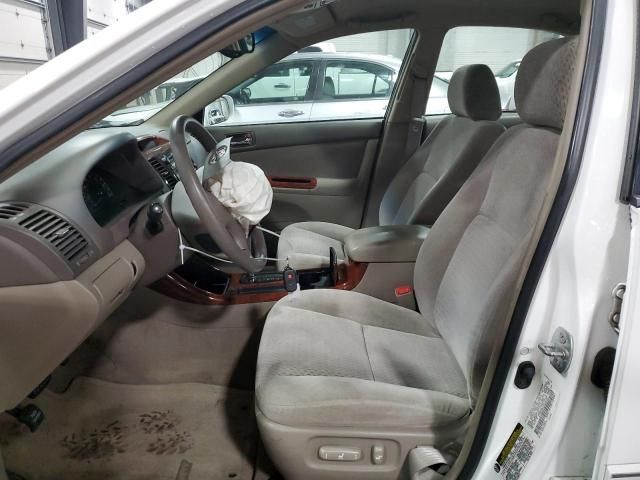 2004 Toyota Camry LE