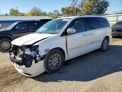 Vehiculos salvage en venta de Copart Wichita, KS: 2011 Chrysler Town & Country Limited