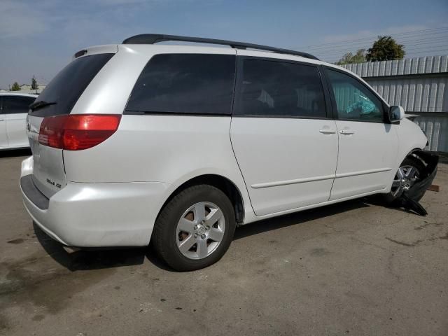 2004 Toyota Sienna XLE