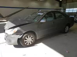 Carros salvage sin ofertas aún a la venta en subasta: 2004 Toyota Camry LE