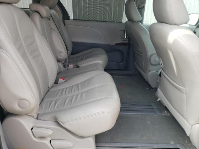 2011 Toyota Sienna XLE