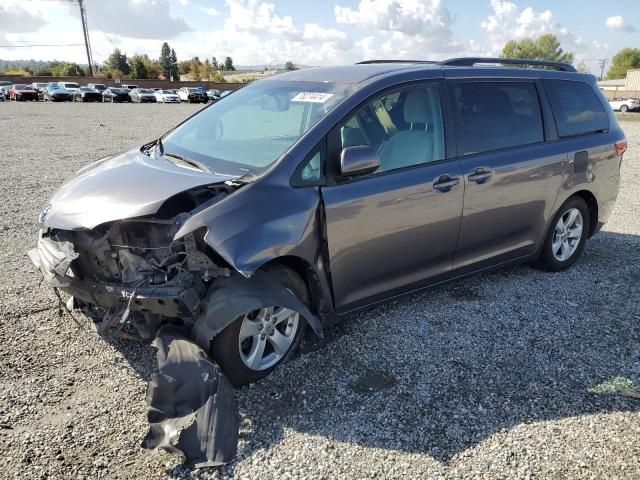 2015 Toyota Sienna LE