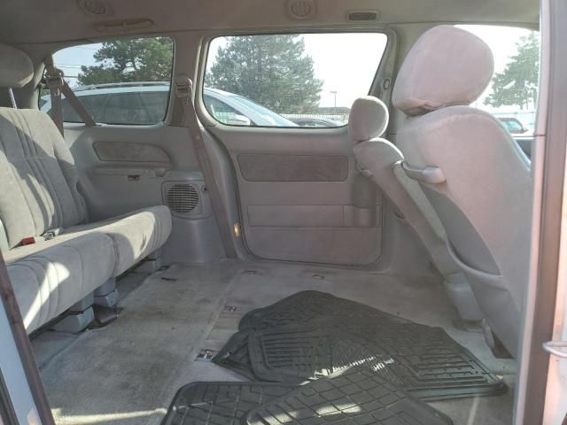 2001 Toyota Sienna LE