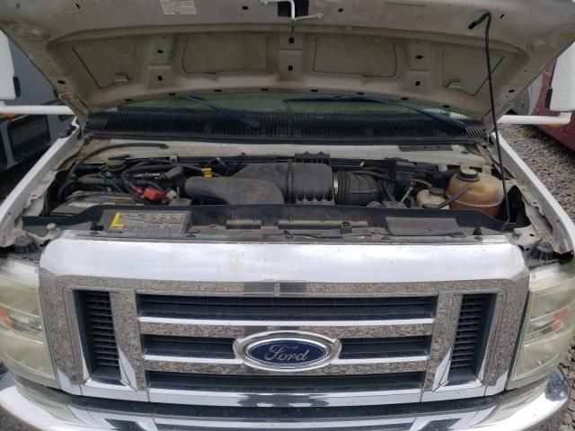 2008 Ford Econoline E350 Super Duty Cutaway Van