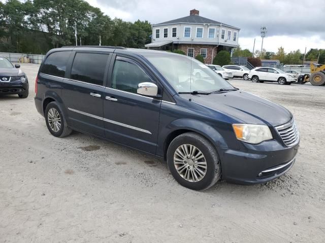 2013 Chrysler Town & Country Touring L