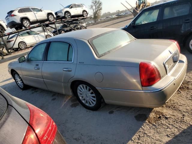 2004 Lincoln Town Car Executive