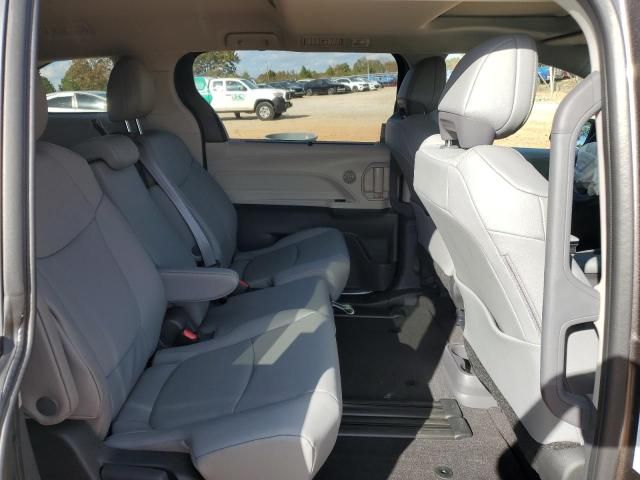 2024 Toyota Sienna XLE