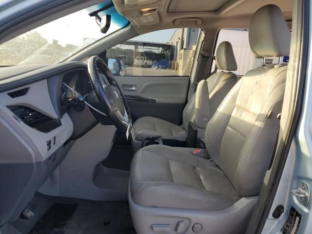 2016 Toyota Sienna XLE