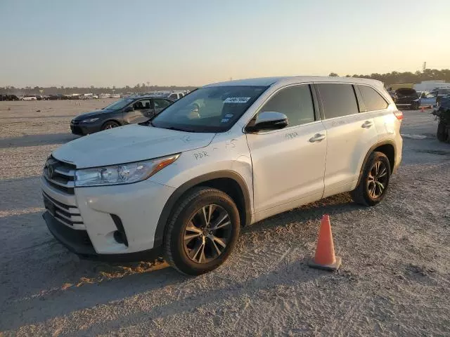 2017 Toyota Highlander LE