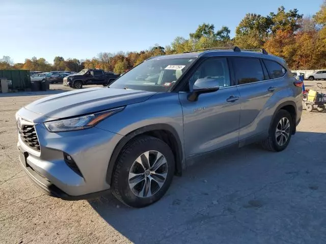 2020 Toyota Highlander Hybrid XLE