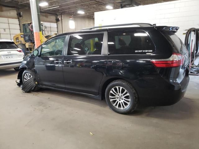 2020 Toyota Sienna XLE