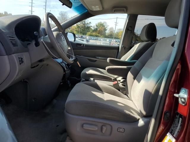 2009 Toyota Sienna CE