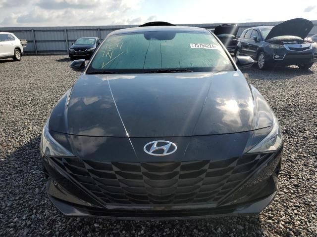 2022 Hyundai Elantra SE