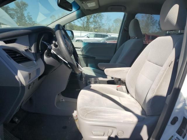 2017 Toyota Sienna LE