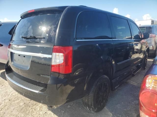 2016 Chrysler Town & Country Touring