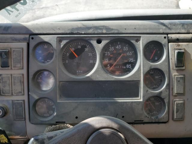 1997 Freightliner Medium Conventional FL70