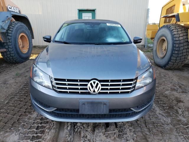 2013 Volkswagen Passat SE