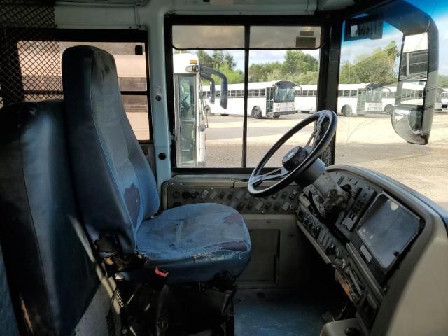 2005 Thomas School Bus