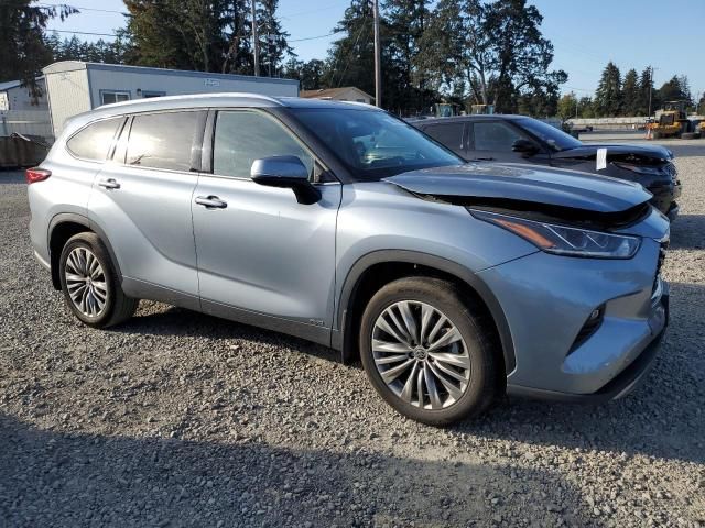 2022 Toyota Highlander Hybrid Platinum