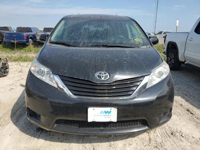 2015 Toyota Sienna LE