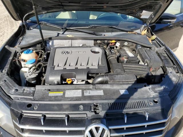 2013 Volkswagen Passat SEL