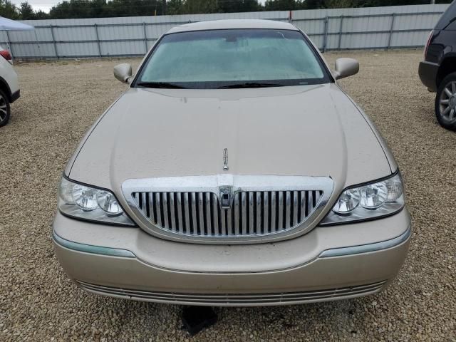 2010 Lincoln Town Car Signature Limited