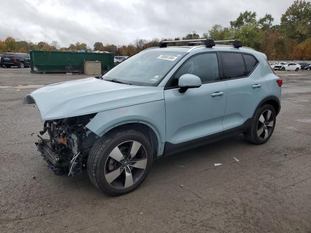 2019 Volvo XC40 T5 Momentum