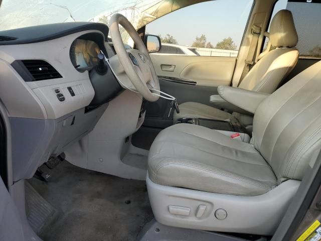 2014 Toyota Sienna LE