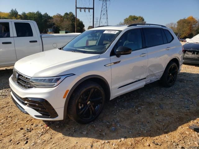 2023 Volkswagen Tiguan SE R-LINE Black