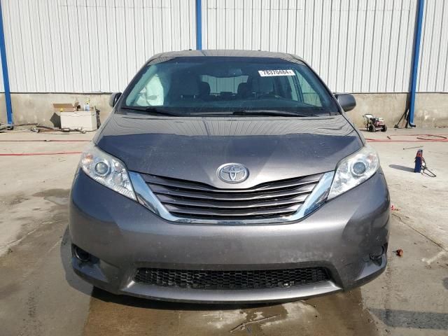 2016 Toyota Sienna LE