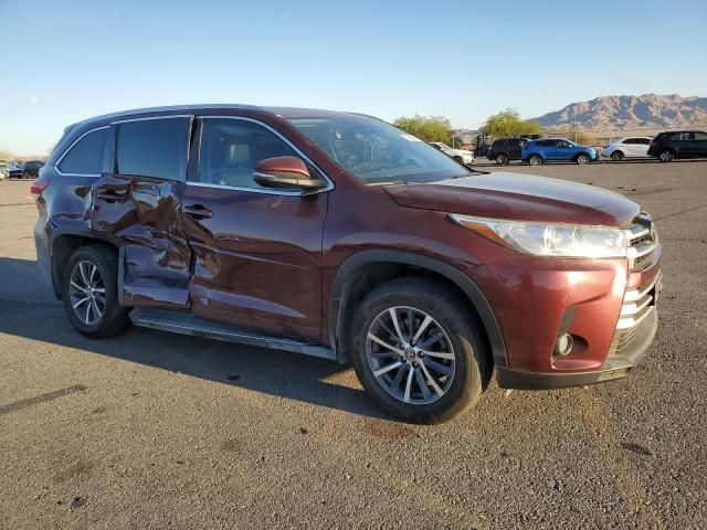 2017 Toyota Highlander SE