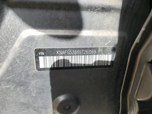 2009 KIA Rondo Base