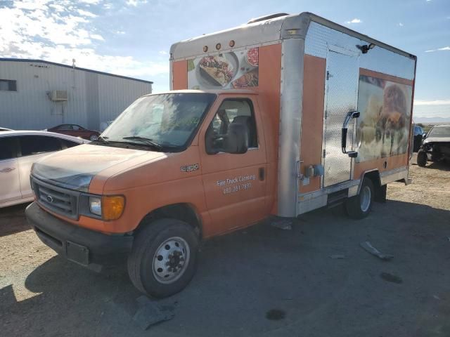 2004 Ford Econoline E350 Super Duty Cutaway Van