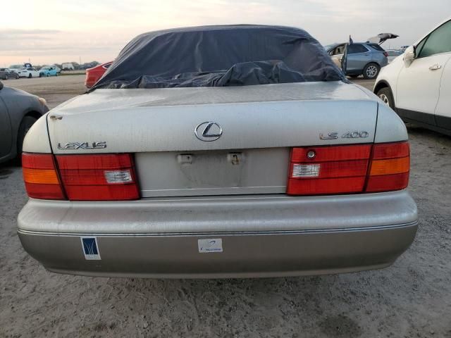 2000 Lexus LS 400