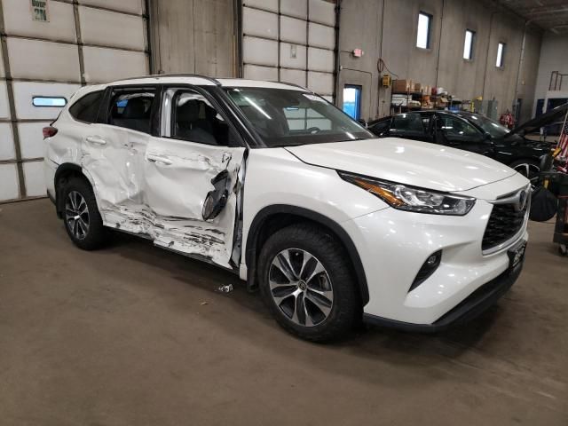 2020 Toyota Highlander Hybrid XLE