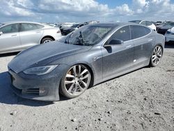 Carros dañados por inundaciones a la venta en subasta: 2017 Tesla Model S