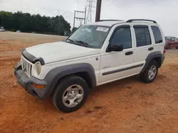 Carros salvage sin ofertas aún a la venta en subasta: 2004 Jeep Liberty Sport