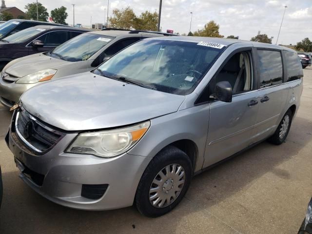 2010 Volkswagen Routan S